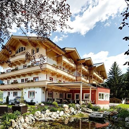 Hotel Grundlhof Bramberg am Wildkogel Exterior foto