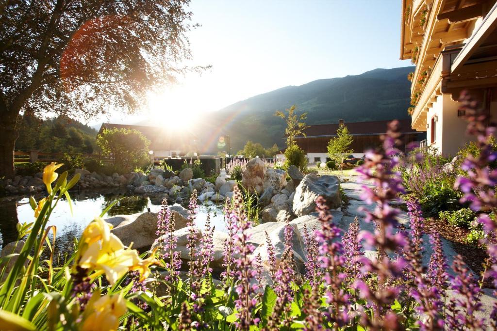 Hotel Grundlhof Bramberg am Wildkogel Exterior foto